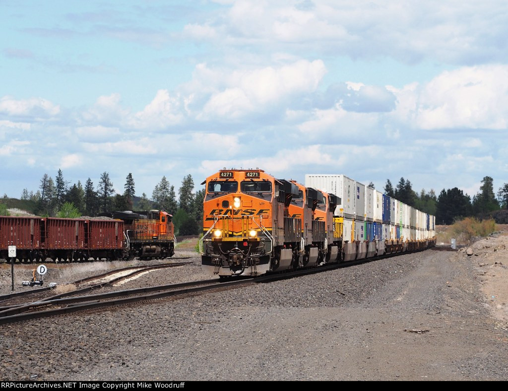 BNSF 4271